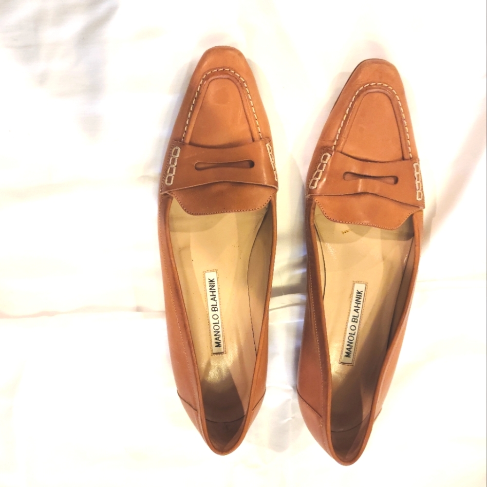 Manolo Blanhik Loafers